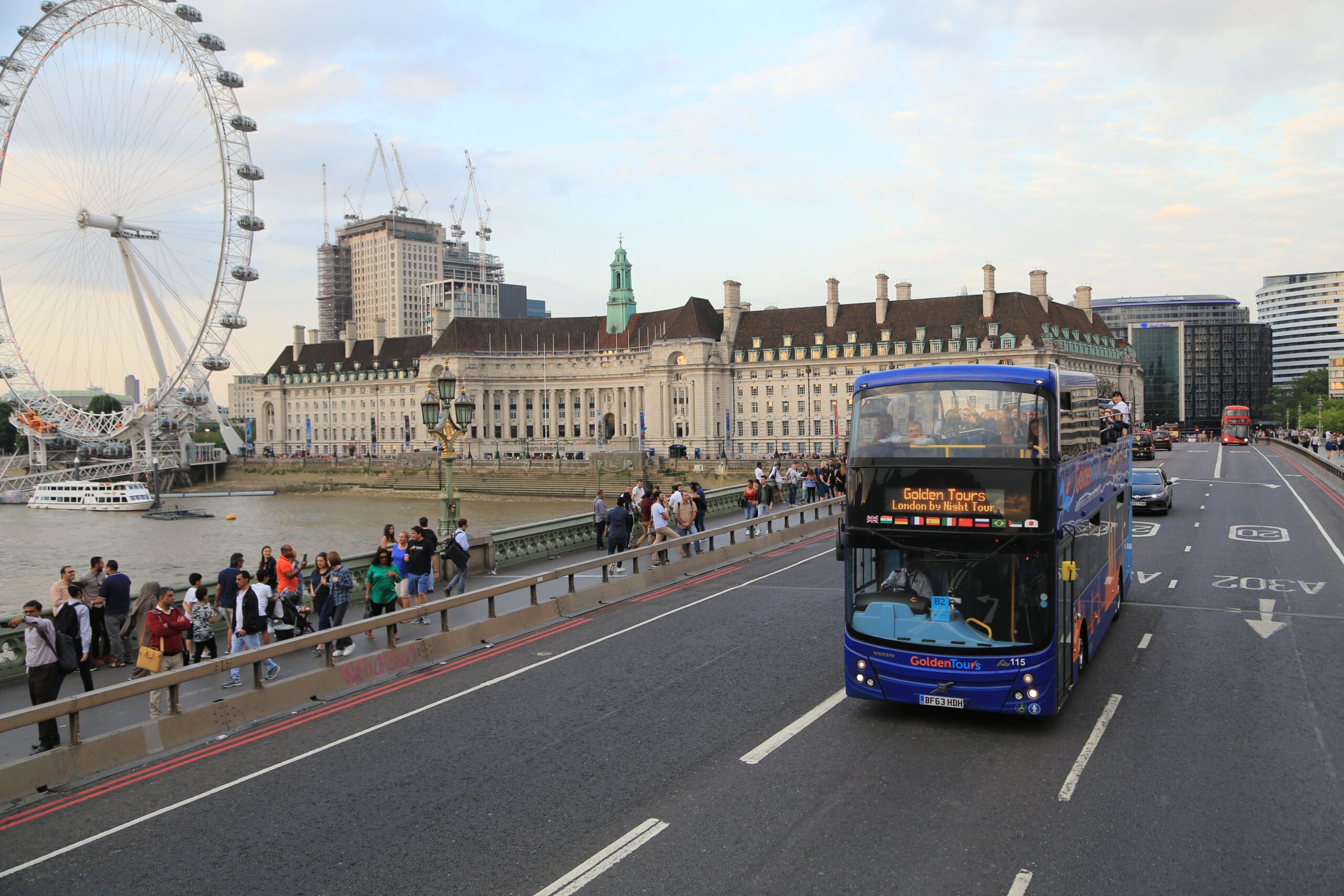 #FindAReasonToGo

London by Night Open Top
Bus Tour